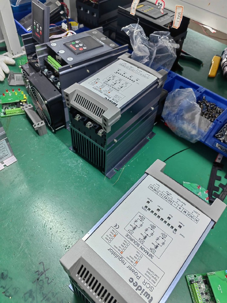 电力调解器的额定电压参数对其应用场景有何限制？？？？？？