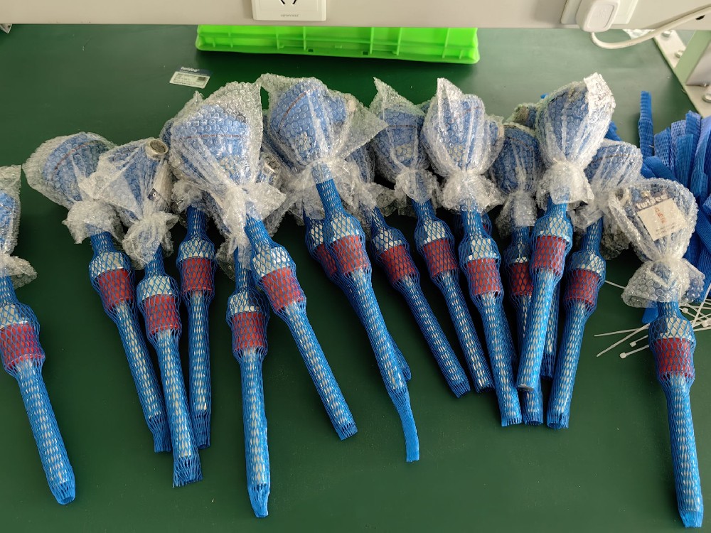在工业自动化中，，，，热电阻是怎样与控制系统集成的，，，，以实现温度控制和监测？？？？？？